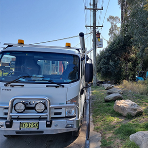 Live-power-pole-work-by-Eris