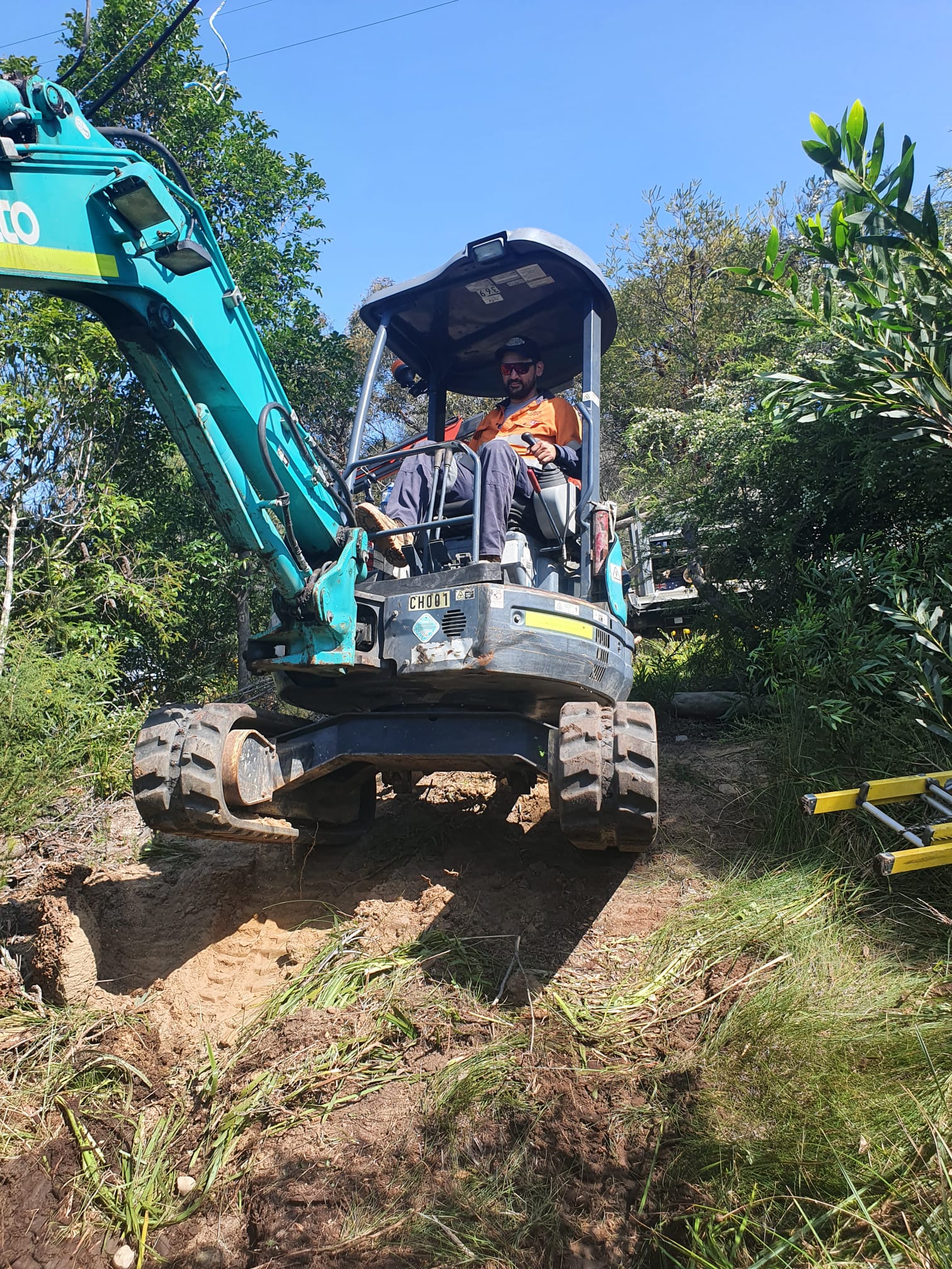 Lift excavator