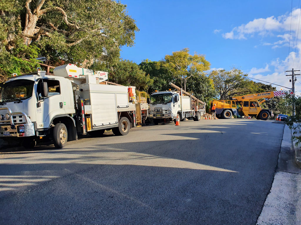 Live power pole replacement work