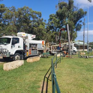 Live power pole work by eris